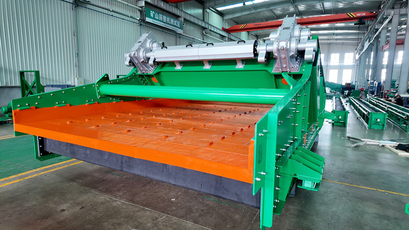 20260618 Large Size Mining Vibrating Screen 2